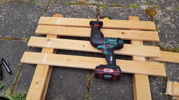 How To Build a Gaming Desk!