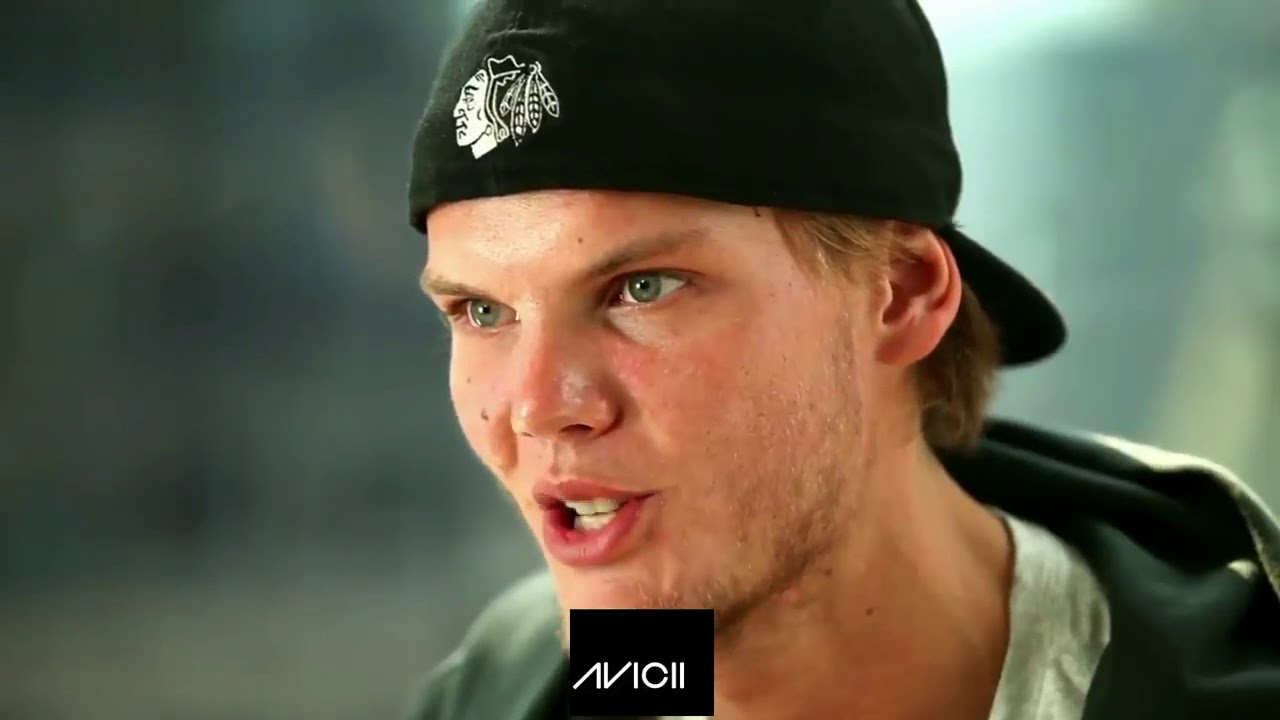 Avicii brother. Авичи. Авичи шведский диджей. Avicii 2008. Хэй братец Авичи.