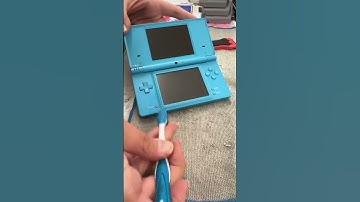 DKOldies Cleans a Blue DSi!