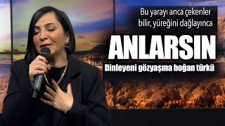 DİNLEYENİ GÖZYAŞLARINA BOĞAN TÜRKÜ Bu yarayı ancak çekenler bilir Yüreğini dağlayınca ANLARSIN Resimi