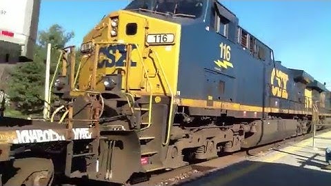 CSX Q034 with 771 Leader in St Denis