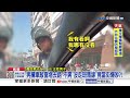 不爽男"沒走斑馬線"攔車爆吵?!車硬闖"恆春古城"慘刮傷│中視新聞 20261005