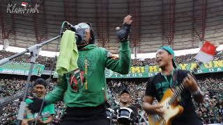 NYANYI BARENG BONEK [COVER LIVE PERFORM PERSEBAYA FULL HD] chords