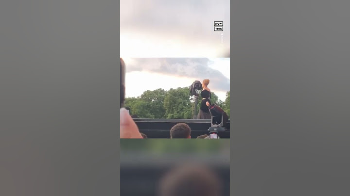 Adele Stops Show in London to Help Fan