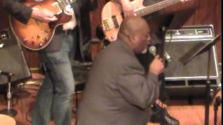 Charles Glenn sings Al Jarreau&#39;s Bursting In With The Dawn