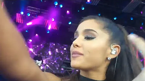 10 Singers SHOCKED By Fans Singing Skills (MUST WATCH)