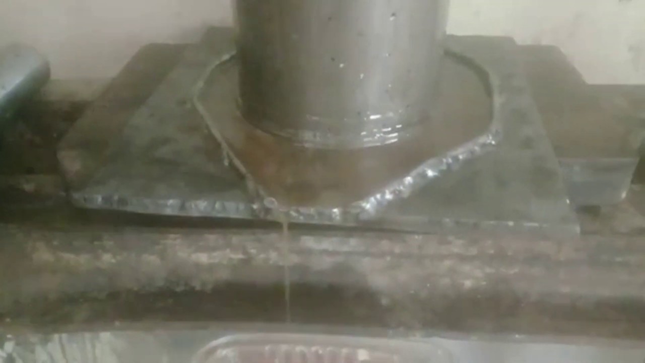 Extracción artesanal de polvo y manteca de cacao.