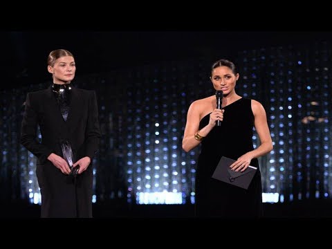 Video: Meghan Markle On Stage, And Victoria Beckham, Kendall Jenner And All-all-all On The Red Carpet Fashion Awards -