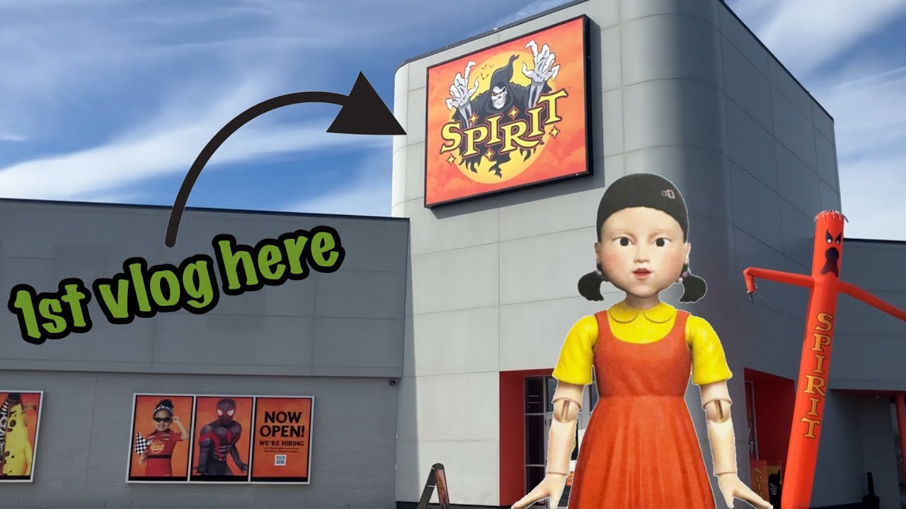 My 1st vlog at the Spirit Halloween Flagship store 🕷👻♥︎