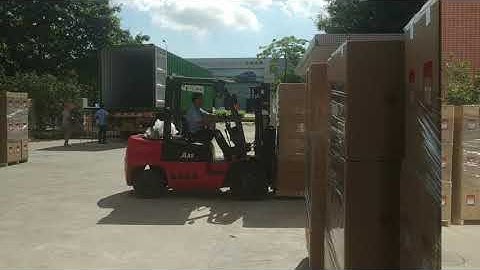 Sea shipment container loading to Vietnam