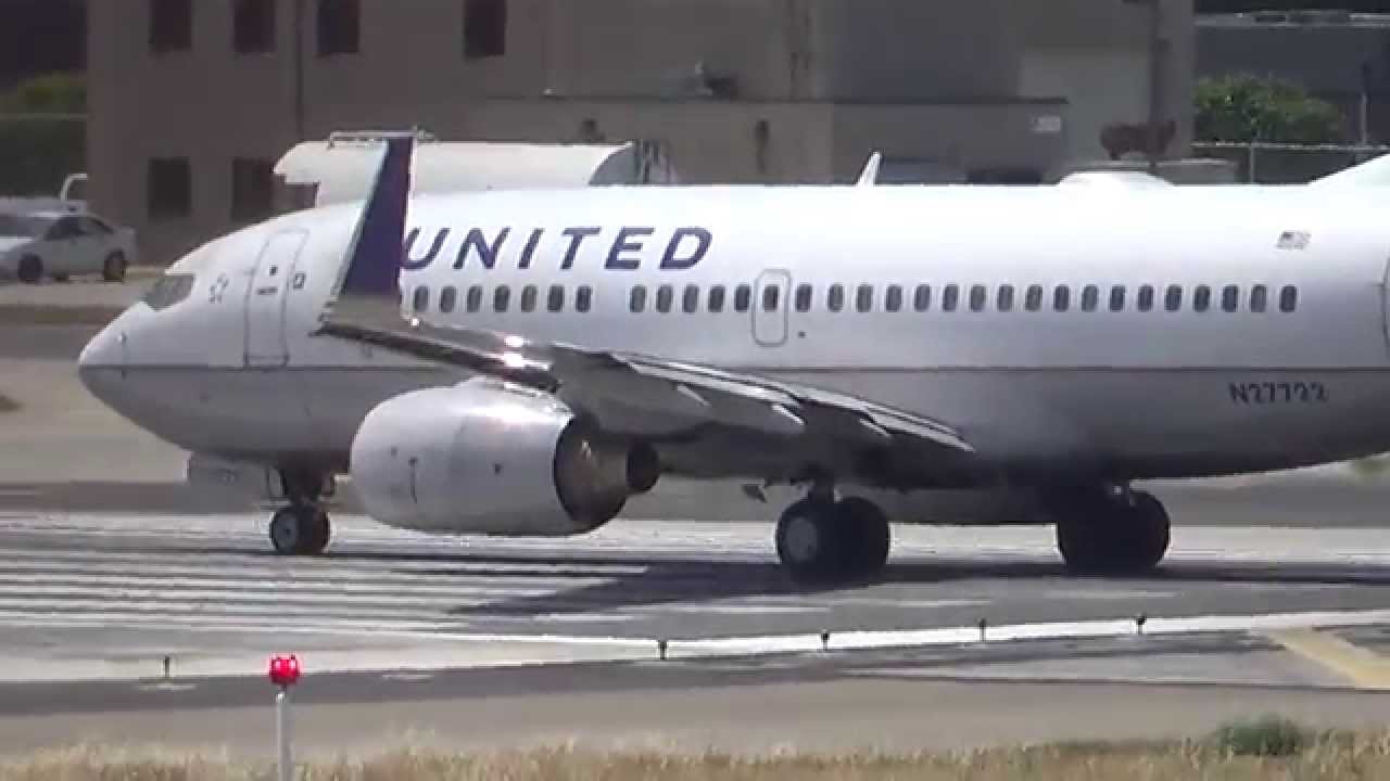 United Airlines 737700 (N27722) Taking off at John Wayne Airport( Orange County) YouTube