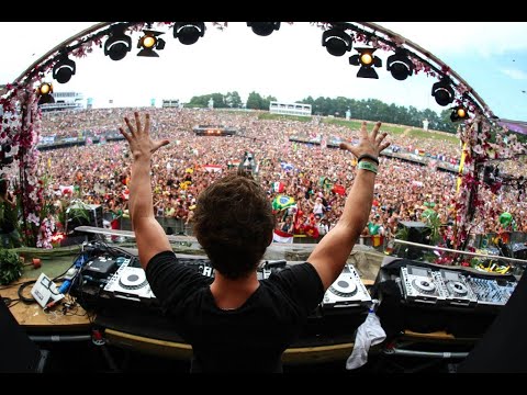 Hardwell & MAKJ - Countdown (LIVE Tomorrowland 2013)