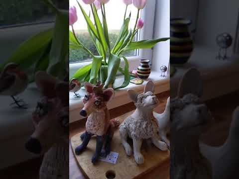 underglazing foxes and dog