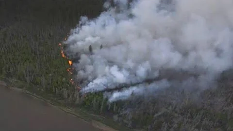 Quebec wildfires | More evacuations as record-breaking fires continue to burn