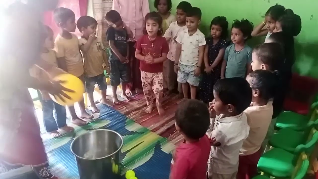 आज की मजेदार एक्टिविटी देवपुर देवका गेंद और बाल्टी का खेल जरूर देखे