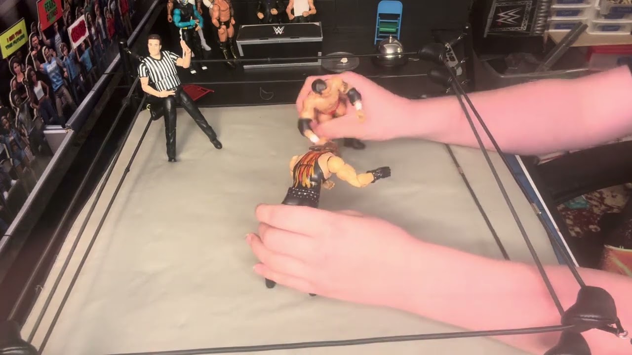 Kane  versus Randy Orton wwe action figure match ￼