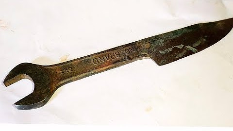 Forging a Razor-Sharp Knife From an Old Rusty Wrench 🔧🔥