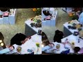 فيديو متداول لسيدة سعودية تقوم بردة فعل مفاجئة حين أهداها صاحب المحل وردة فيديو متداول لسيدة سعودية تقوم بردة فعل مفاجئة حين أهداها صاحب المحل وردة