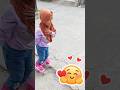 Ghania meluncur sepatu roda dibantu mama #shortsfeed #trendingshorts #sepaturoda