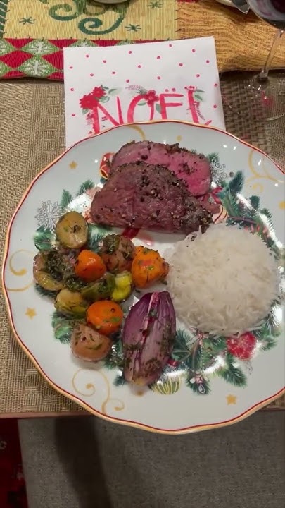 Grilled Veggies Roasted Beef For Christmas Dinner Festive Table Set grilled-veggies-roasted-beef-for-christmas-dinner-festive-table-set