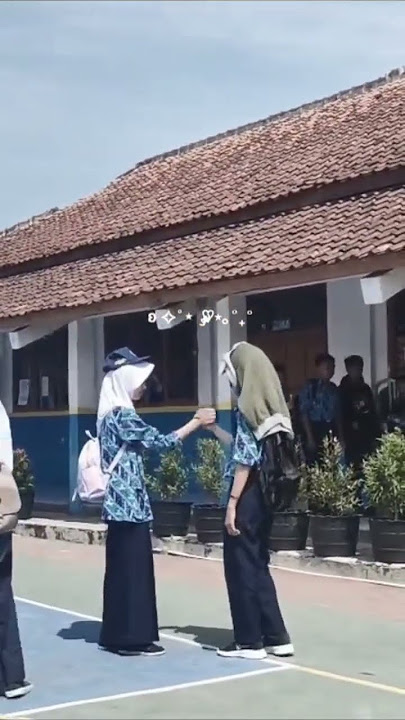 aku juga mau wir🥲 #pacaran #bucin #masasekolah (source.@anotherdump.enayy)