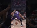 Kawhi scores through 3 defenders 🦾