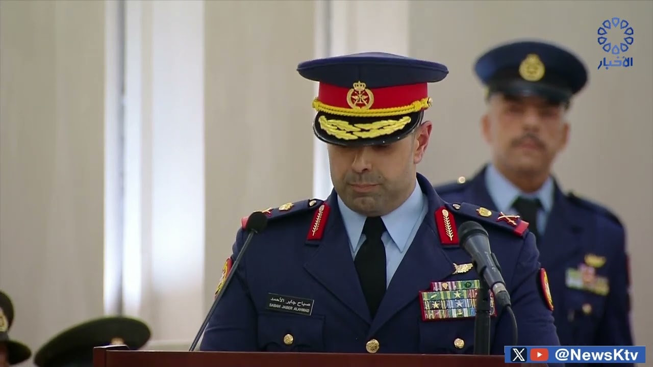 سمو أمير البلاد يقوم بزيارة لوزارة الدفاع