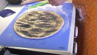 картинка: Как завернуть булочку с маком