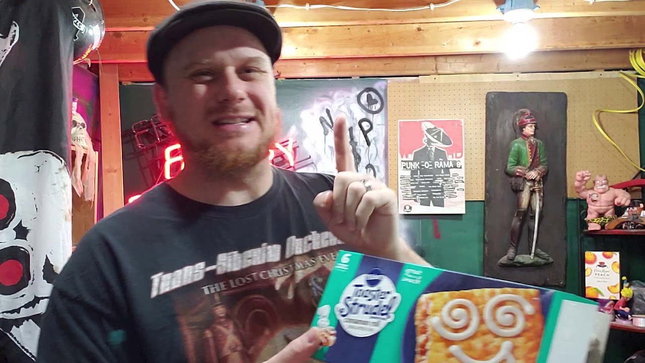 Toaster strudel cinnamon roll flavor strudel review. YouTube