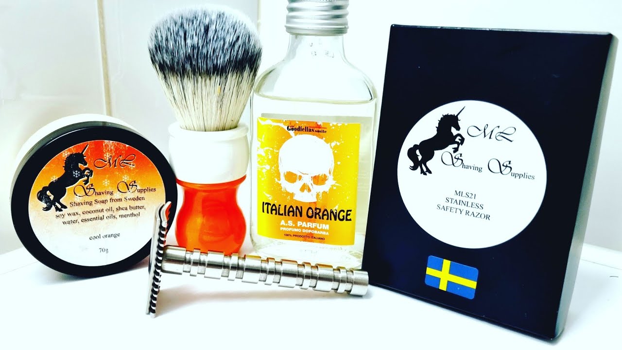⁣MLS21 Open Comb Razor. MLSS Cool Orange Soap. Goodfellas Smile Italian Orange Splash.