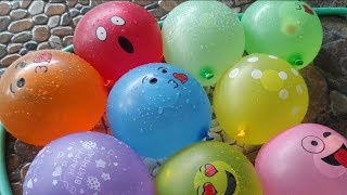 Main balon air warna warni