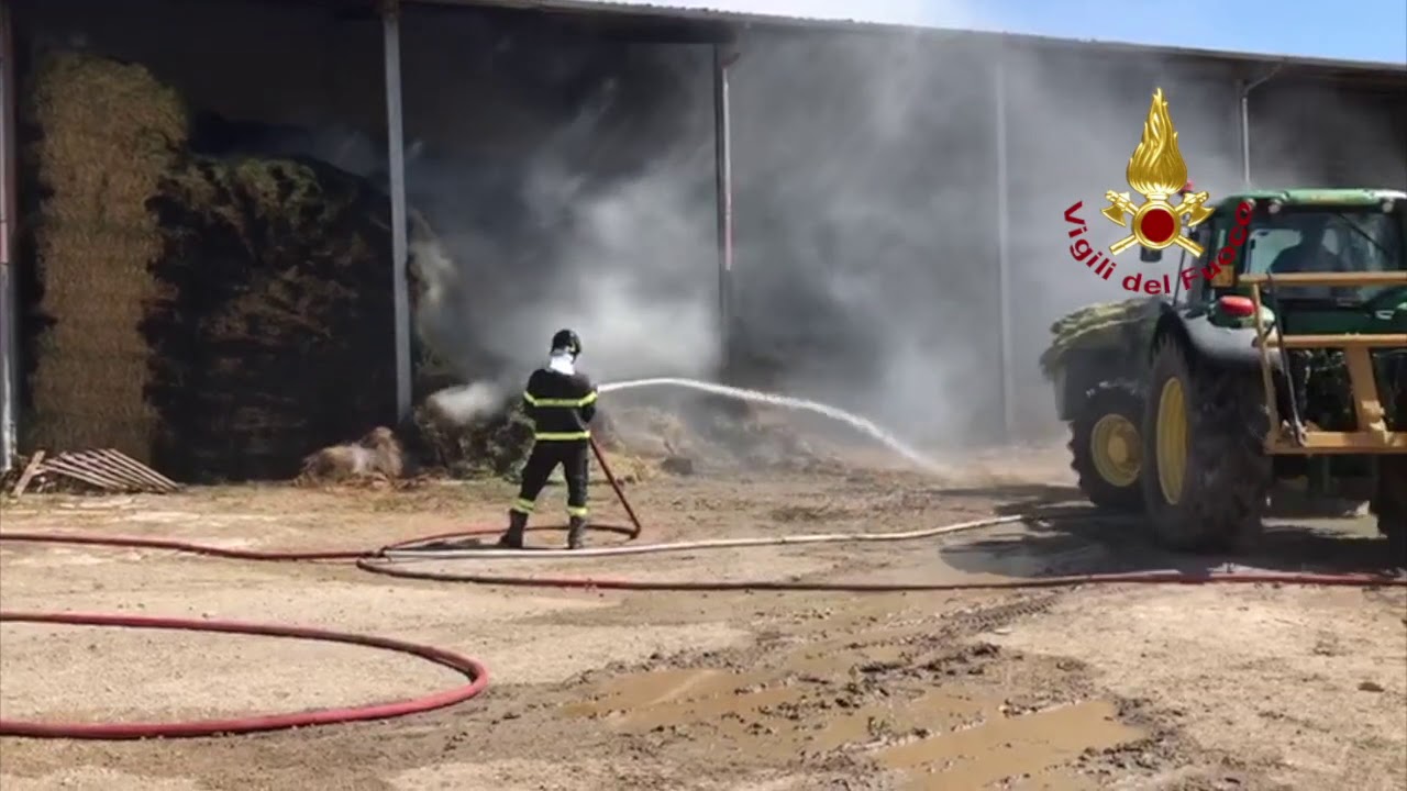 Saludecio (RN) - Incendio fienile