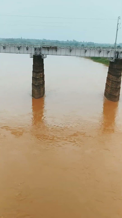 Mastana mausam hai🚂#youtubeshorts #railway #song #viral #railwaycontent #trainjourney #vairalvideo