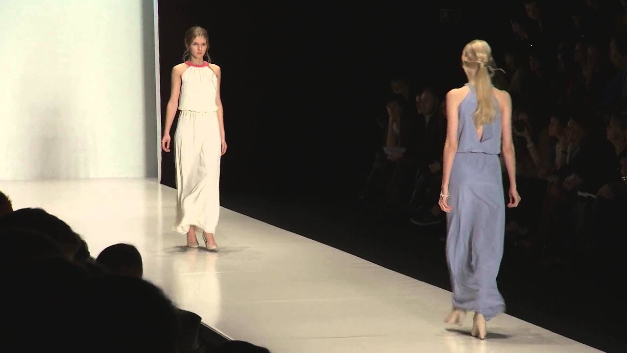 POUSTOVIT SS'13 catwalk show moscow