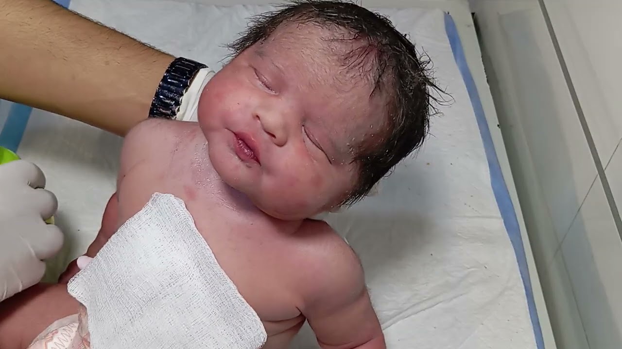 I D M baby first feed 