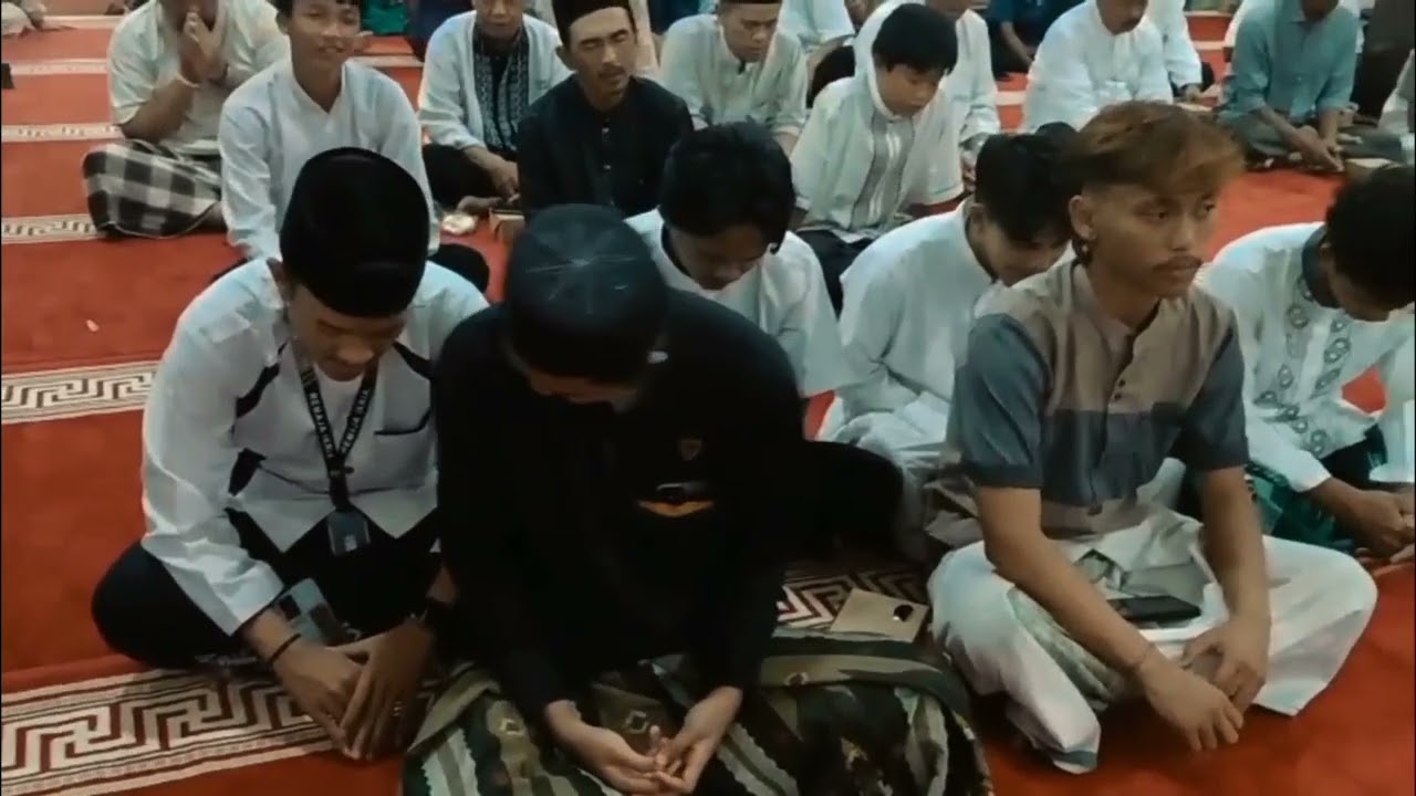 Acara isra mi'raj & santunan anak yatim di masjid an-nur rw02