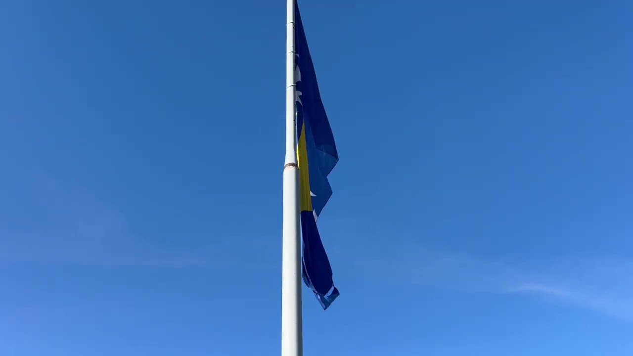 Ceremonijom podizanja zastave BiH na brdu Hum počelo obilježavanje Dana nezavisnosti