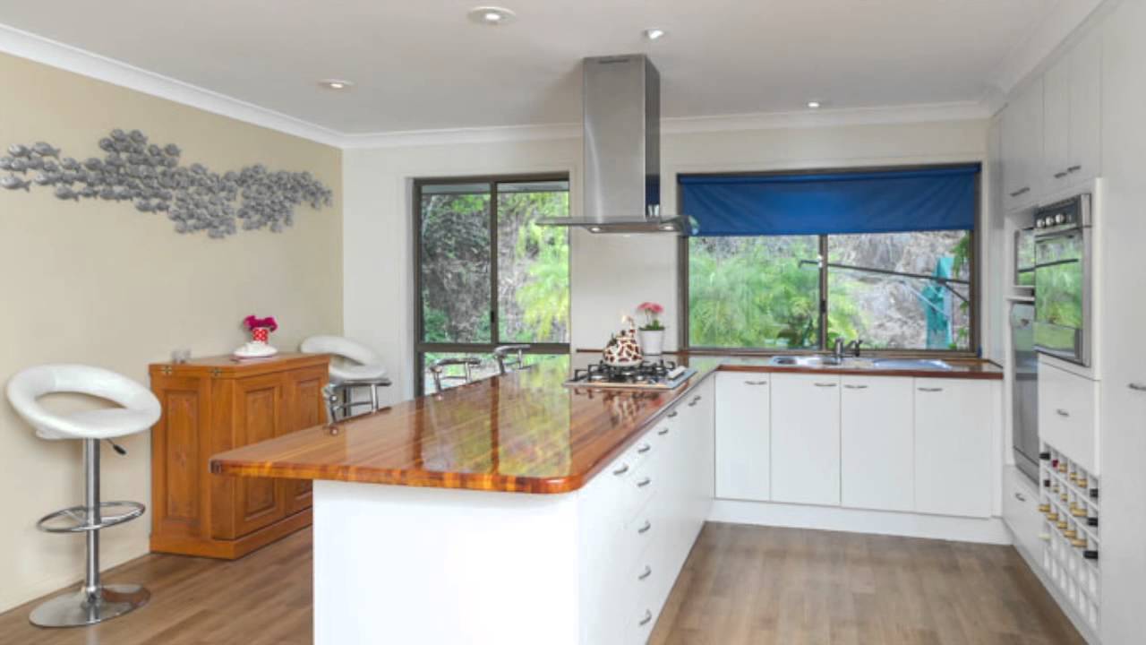 8 Bonhill Ct Indooroopilly