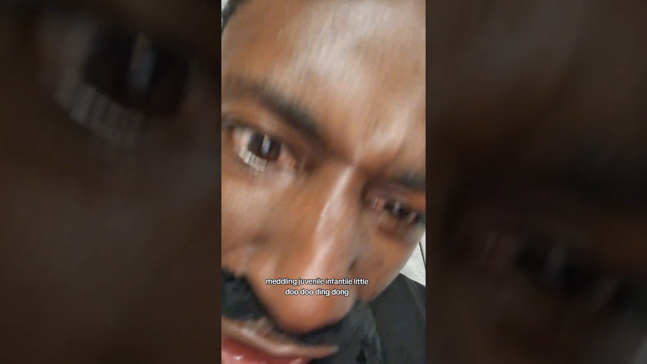 Злодей, который использует детские оскорбления 