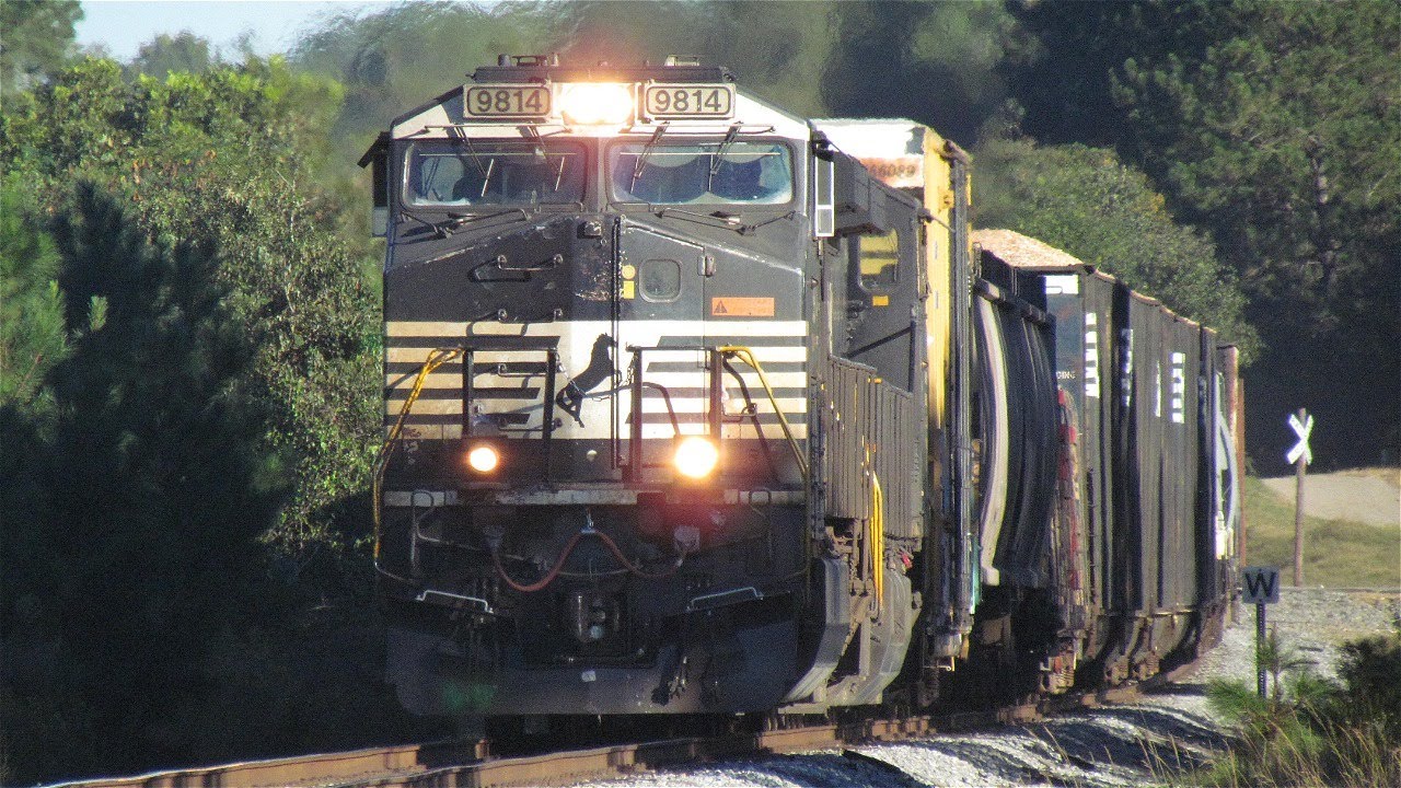 NS 9814 screaming out of cochran ga. leading NS 394. {10/03/22}