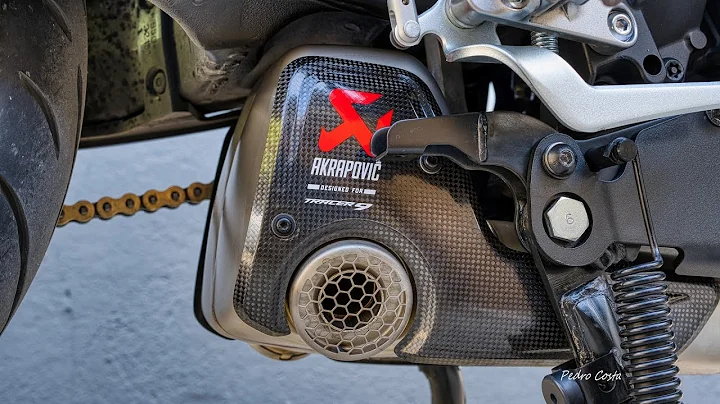 Yamaha Tracer 9 GT+ 2025 Akrapovic Full Exhaust System vs Stock Exhaust