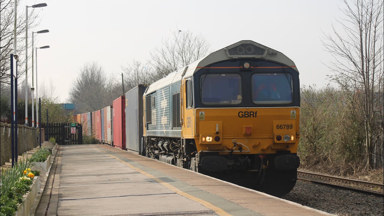 Trains at Burton-on-Trent - XC Route - 8/3/22