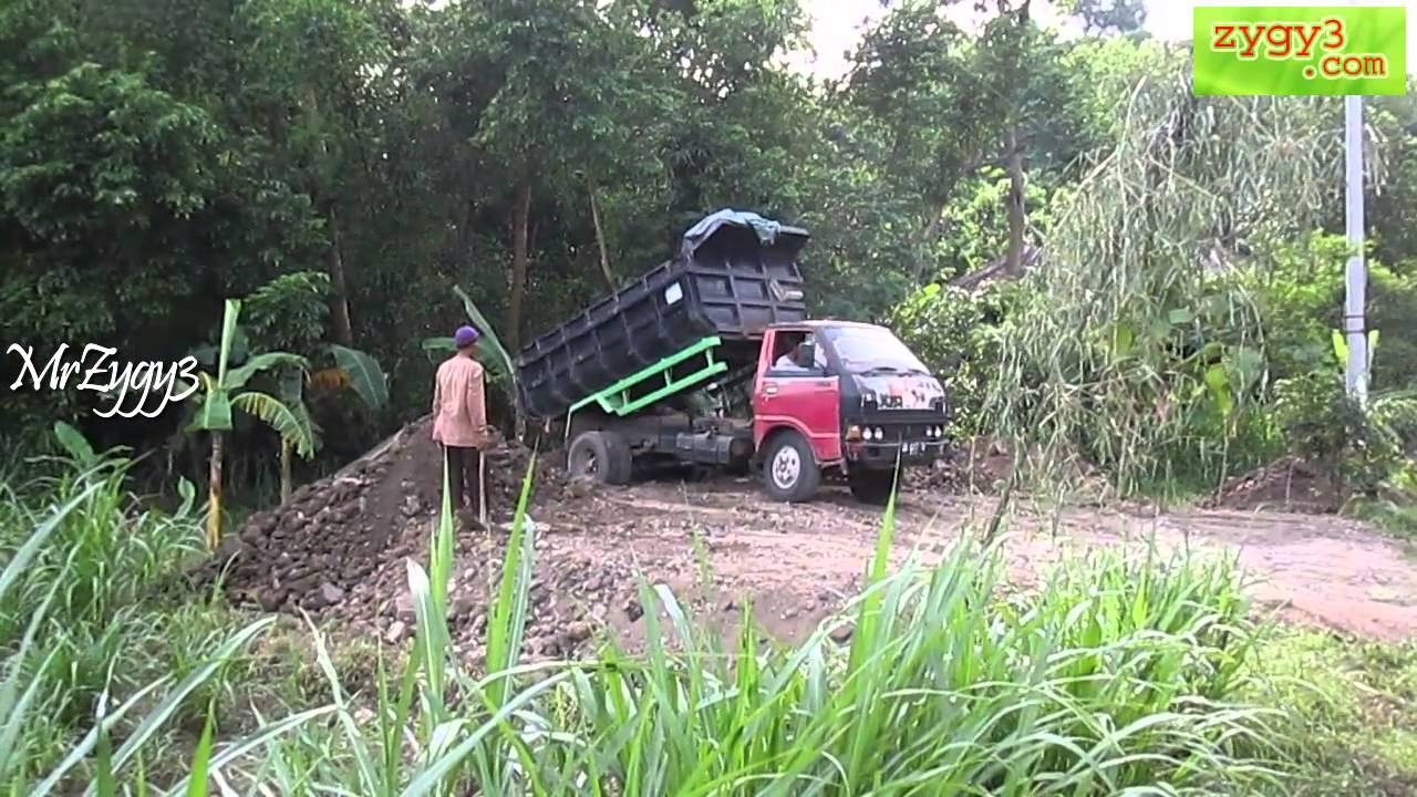 Dump Truck Toyota Dyna Rino Unloading Dirt YouTube