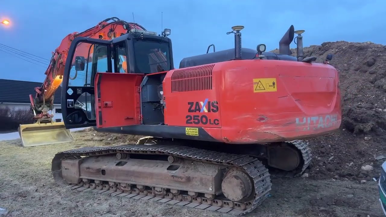 Used excavators for sale on TruckScout24.com 🏷️