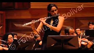 Mozart Concerto for flute KV  313 I Movement. Maria Fernanda Castillo (flute)