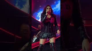 Dulce María Canta Fuego En El Atlanta