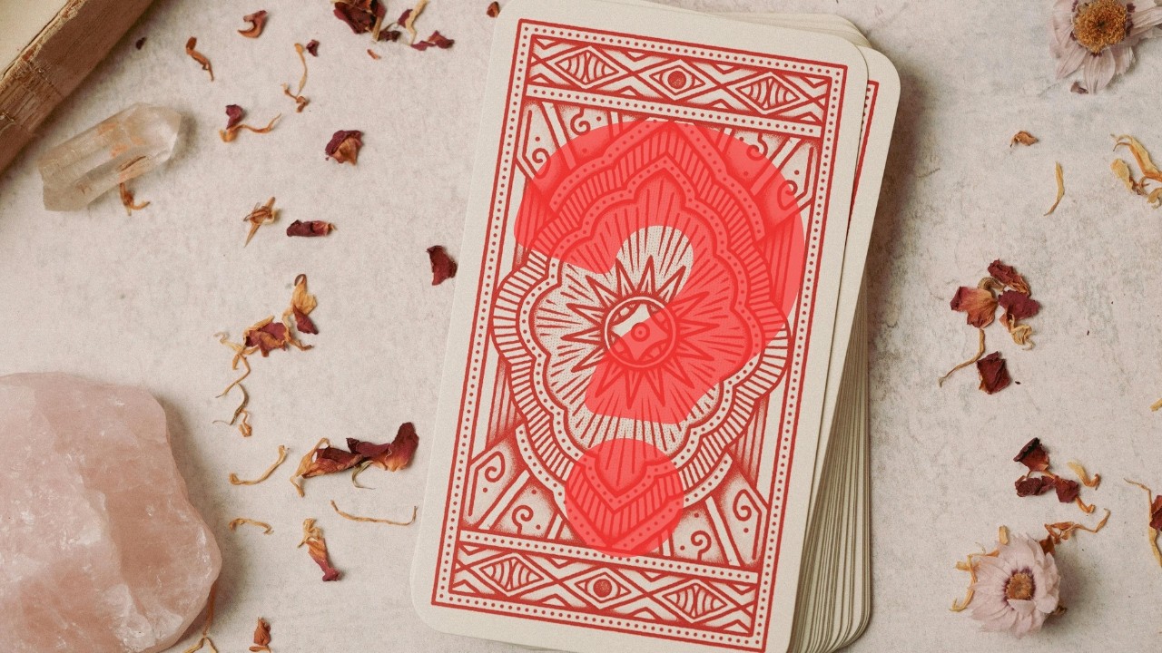 Qual a diferença entre Oráculo e Tarot?