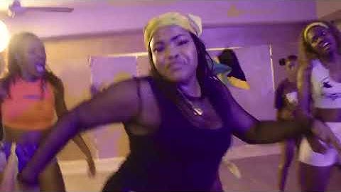 Thumbnail of PRETTII PRETTII, Busy Signal - Mek Eh Bounce (Dance Class Video) ft. KONSHENS