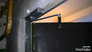видео Установка доводчика на металлическую дверь