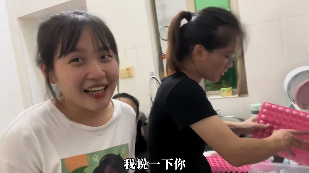 广东靓仔学长一家热情邀我去烧烤，最后还和学长做了个约定#海哥量地球 #小芬旅记